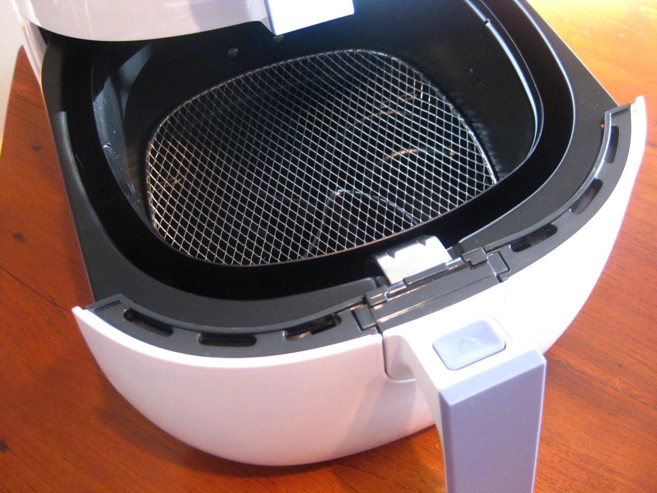How To Quickly Clean An Air Fryer