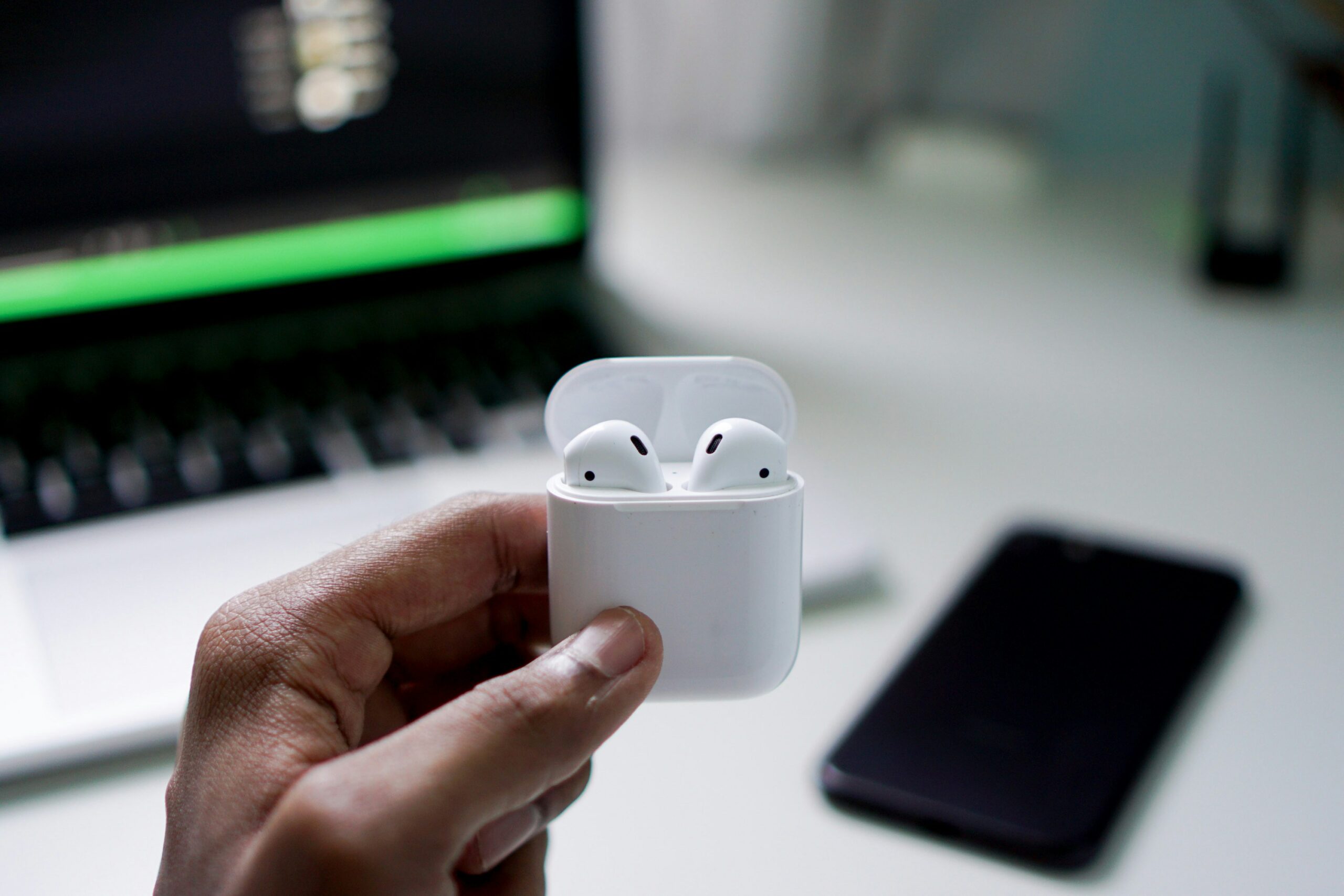 how to clean airpods